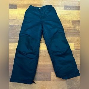 Kids snowpants size 10-12. Black. Used condition.